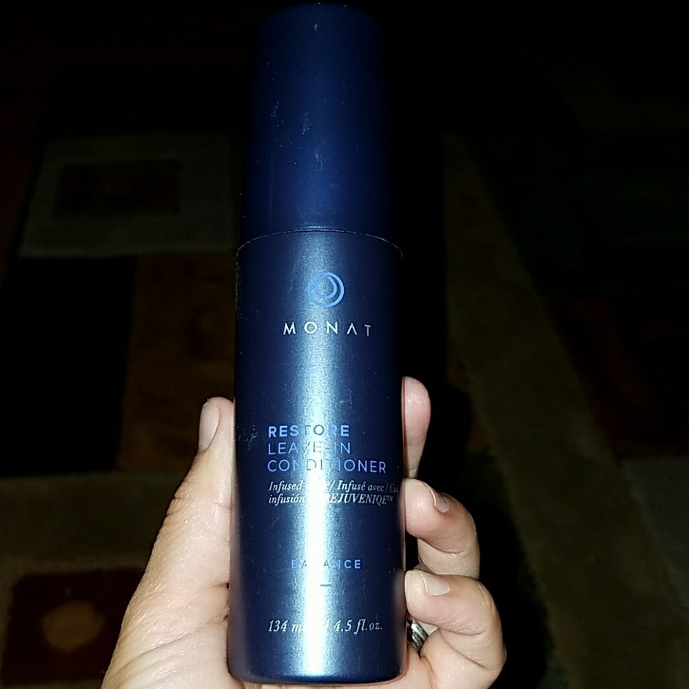 Monat Restore leave in conditioner